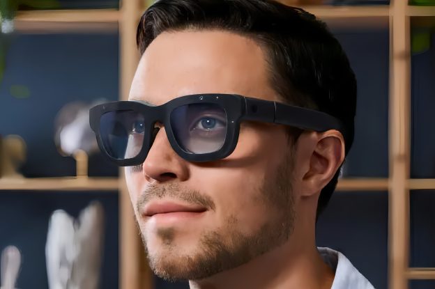 https://img.trendforce.com/blog/wp-content/uploads/2025/08/05163532/Meta-glasses--624x415.jpg